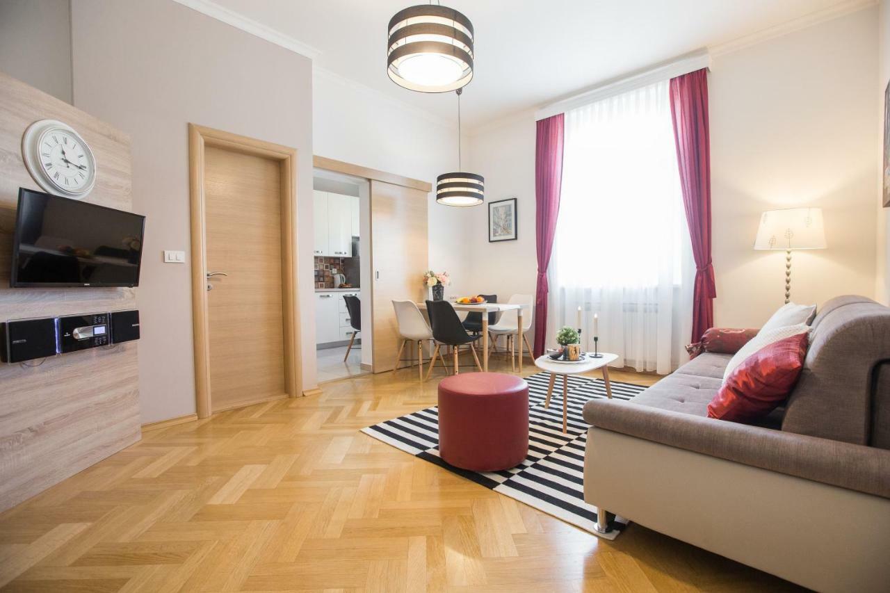 Angela Main Street Luxury Oasis & Free Parking Apartment Загреб Екстериор снимка