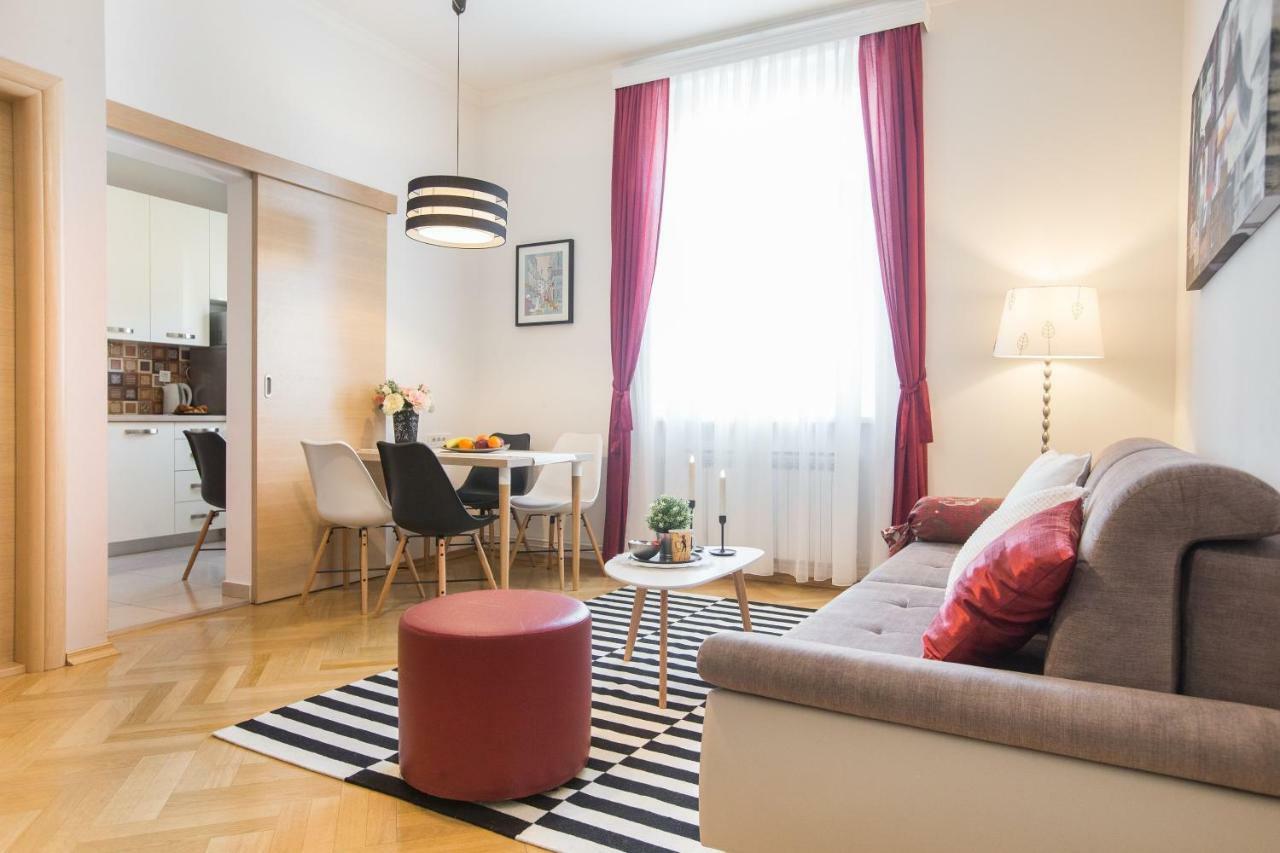 Angela Main Street Luxury Oasis & Free Parking Apartment Загреб Екстериор снимка